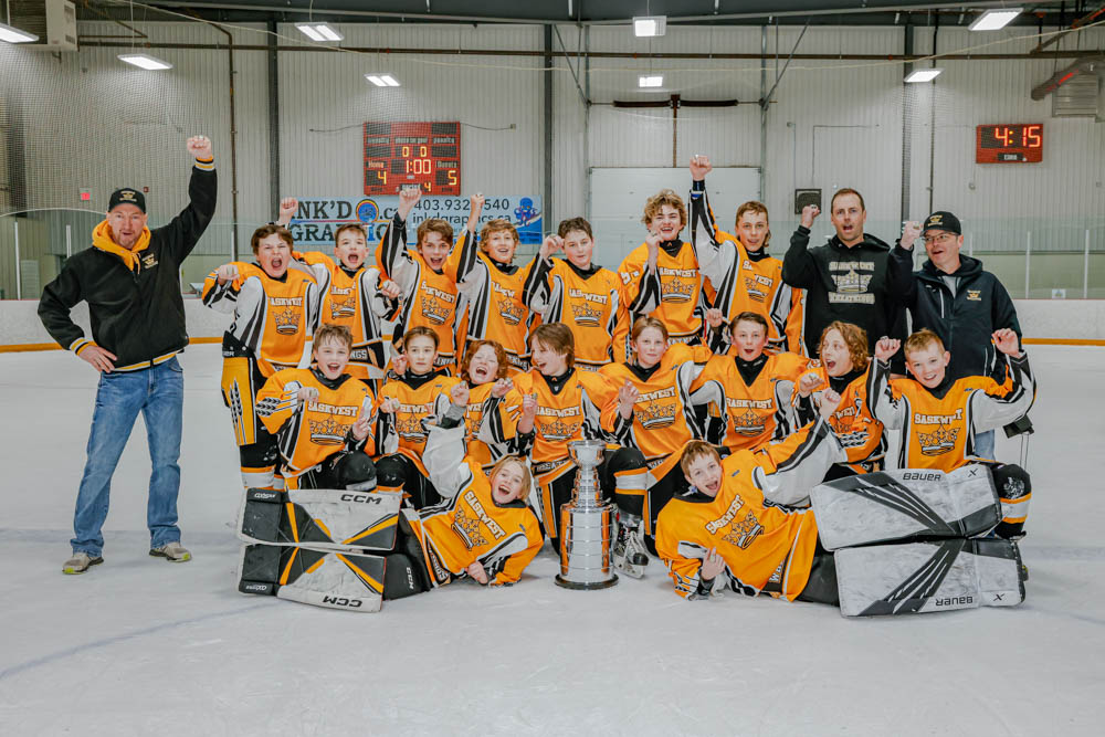 2010 Silver Champions Saskwest Wheatkings celebrating with the cup